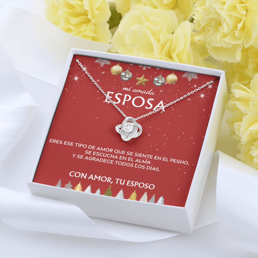 Mi amada esposa... con amor, tu esposo. Tarjeta navideña con collar de nudo de amor.