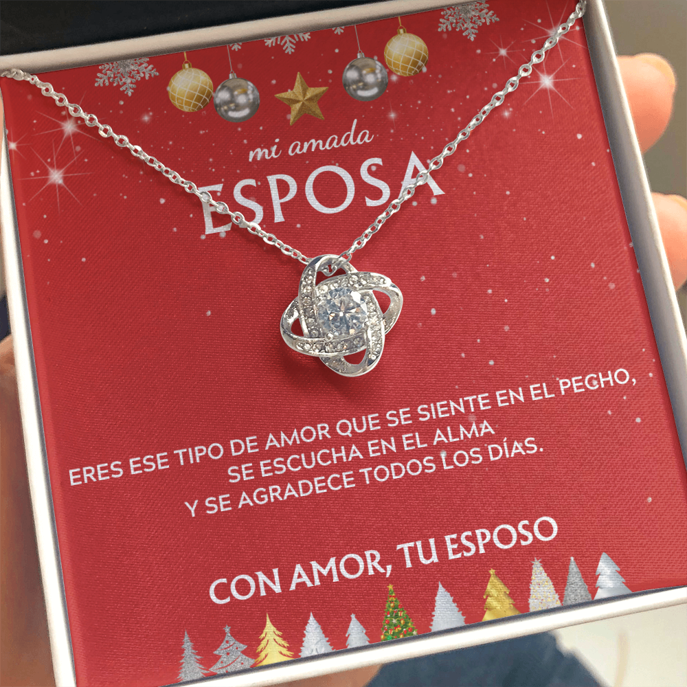 Mi amada esposa... con amor, tu esposo. Tarjeta navideña con collar de nudo de amor.